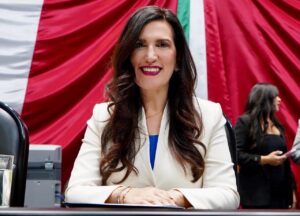 Kenia López es la presidenta de San Lázaro: “Me comprometo a no quitar el micrófono”