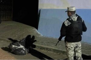 Abandonan cuerpo en un bulto frente a un panteón de Nativitas, Tlaxcala