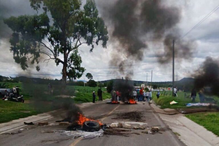 Con gas y antimotines, Gobierno de Tlaxcala reprime a defensores de ambiente y territorio que rechazan construcción de basurero
