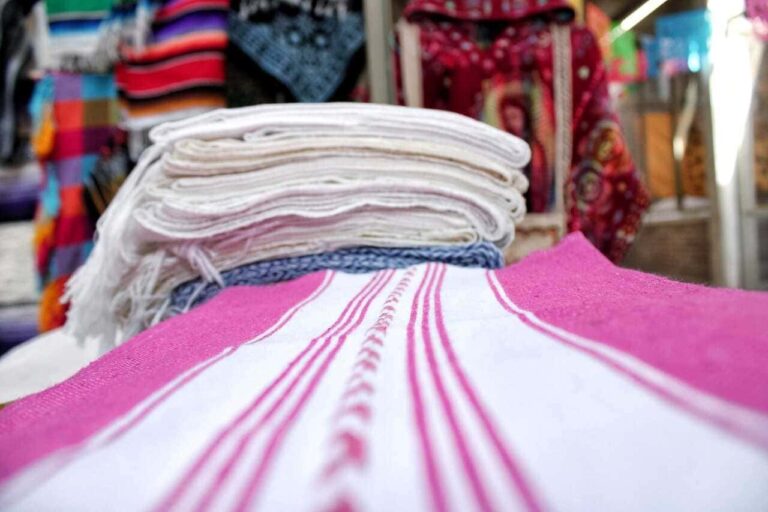 Mercado de artesanos de la capital lanza «Verano Mágico» con talleres y promoción cultural
