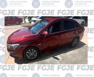 Asegura FGJE vehículo con alteraciones en sus medios de identificación