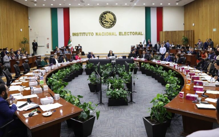 INE pospone reglas para preprecampañas de los partidos políticos