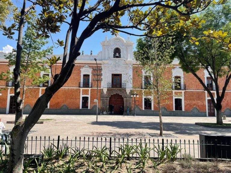 Acusan trabajadores del Gobierno de Tlaxcala movilización obligatoria a favor de Alfonso Sánchez