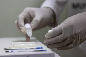 Invierte SESA más de 9 mdp en atención a personas con VIH